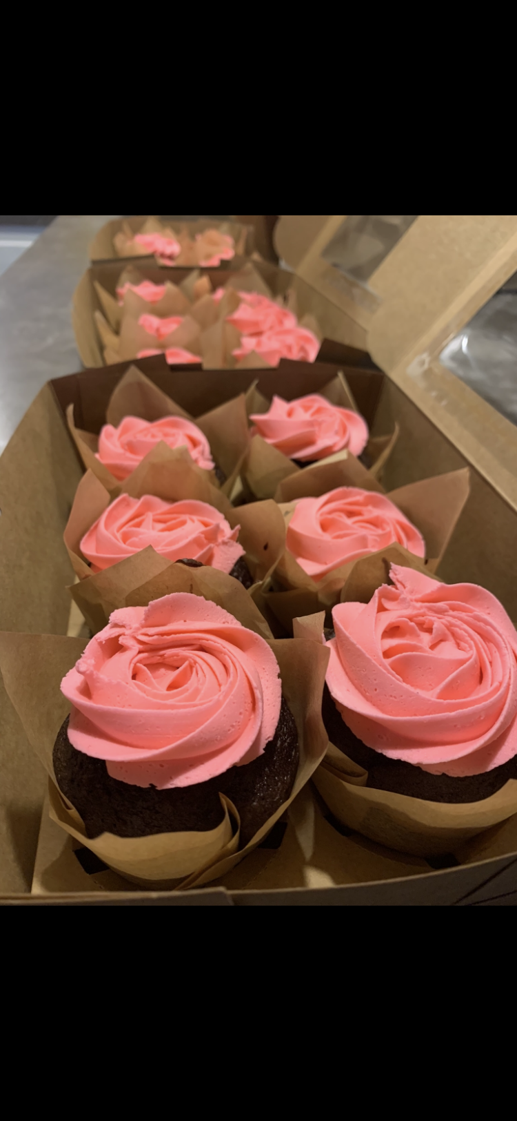 BUTTERCREAM VANILLA CUPCAKES