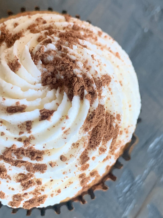 TIRAMISU VANILLA CUPCAKES w/ COCOA