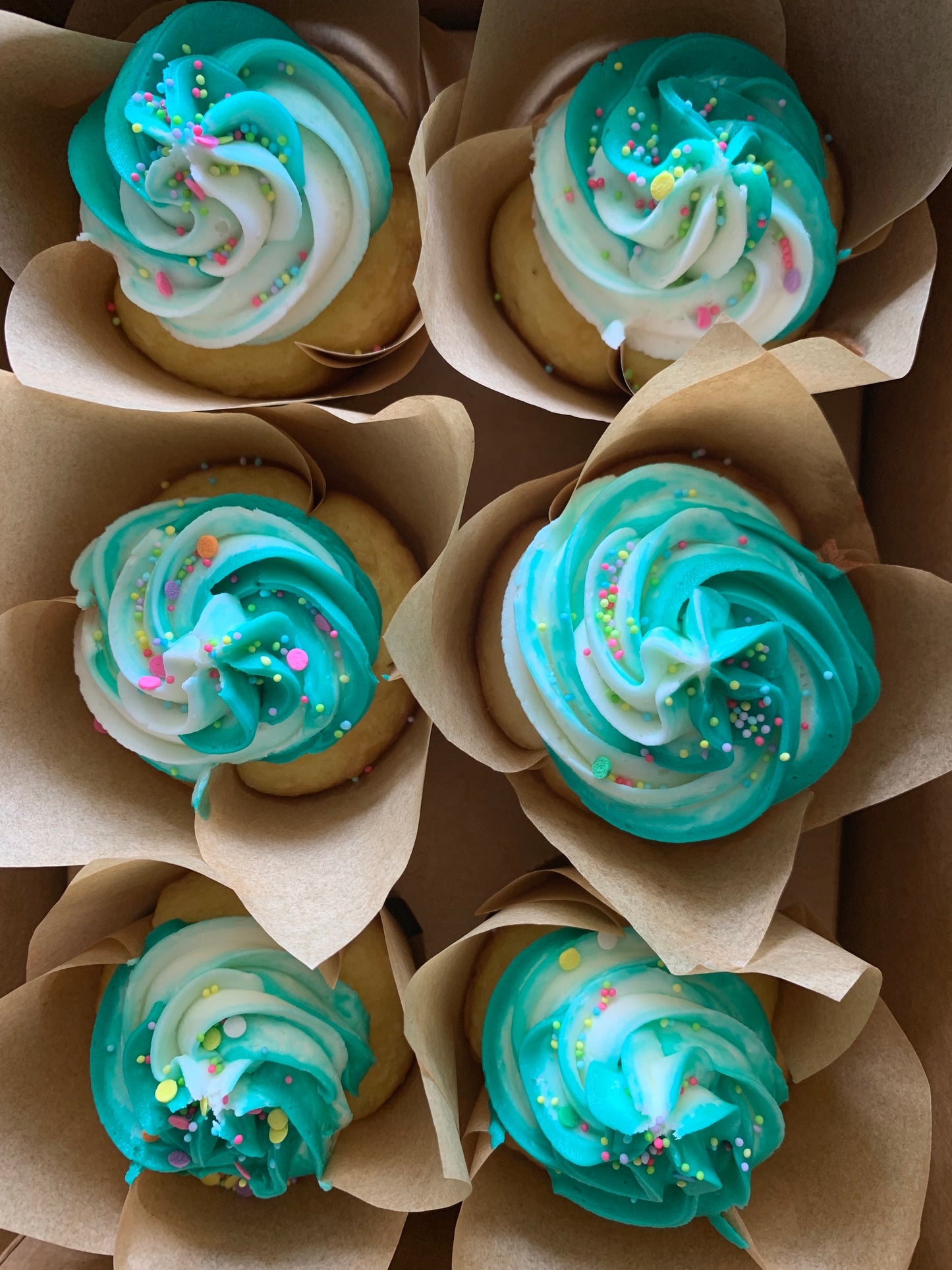 BUTTERCREAM VANILLA CUPCAKES