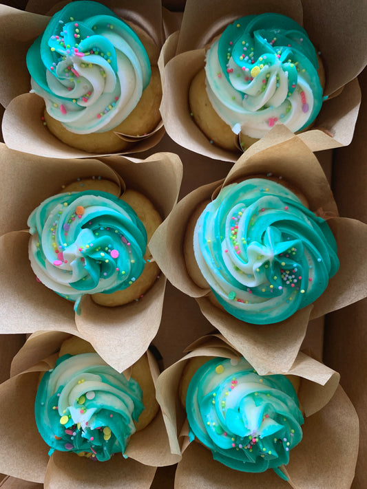 BUTTERCREAM VANILLA CUPCAKES